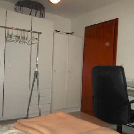 Duesseldorf - Separates, Privates Zimmer Eksteriør bilde